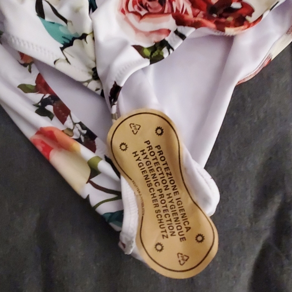 CupShe Floral one piece swimsuit - Picture 6 of 8